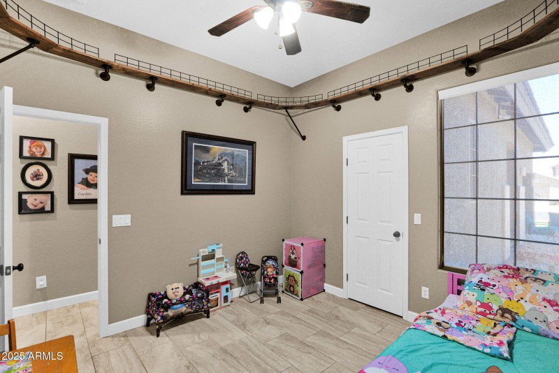 Bedroom 2 / Office
