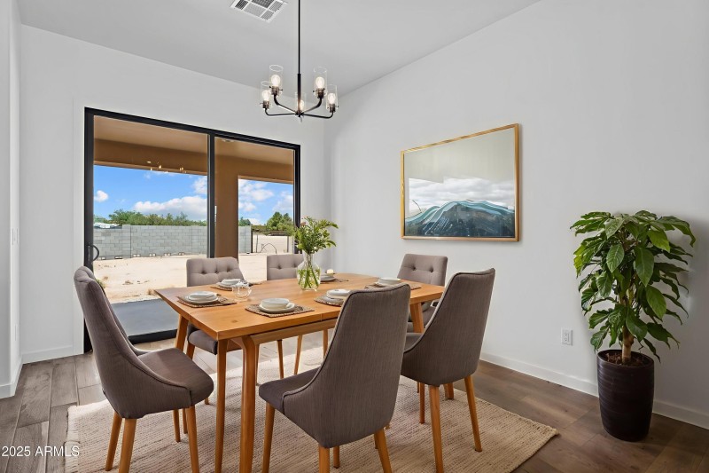 Virtual Staged Image Dining Room