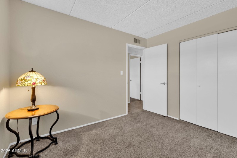 27-web-or-mls-240 Old Litchfield Rd 109
