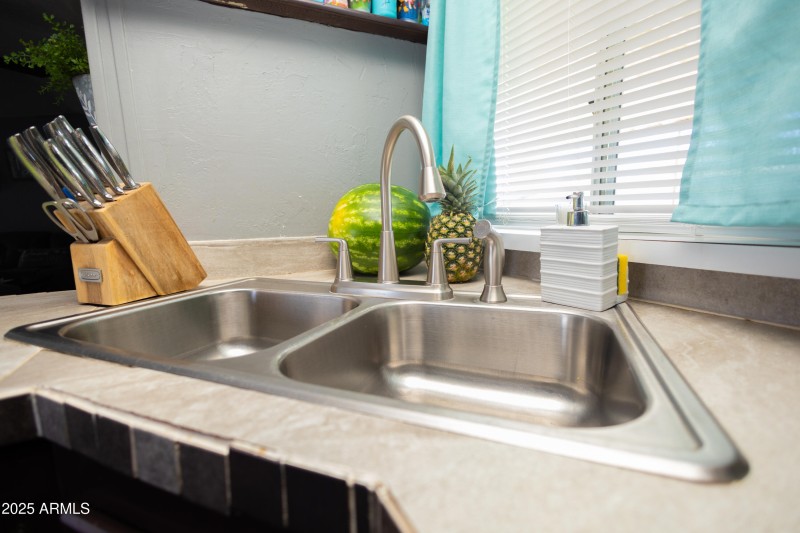 Kitchen sink