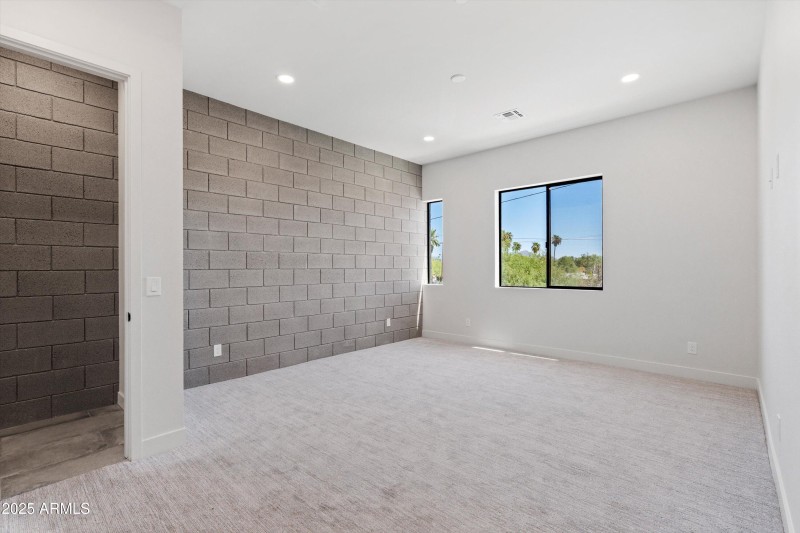 17-Master Bedroom