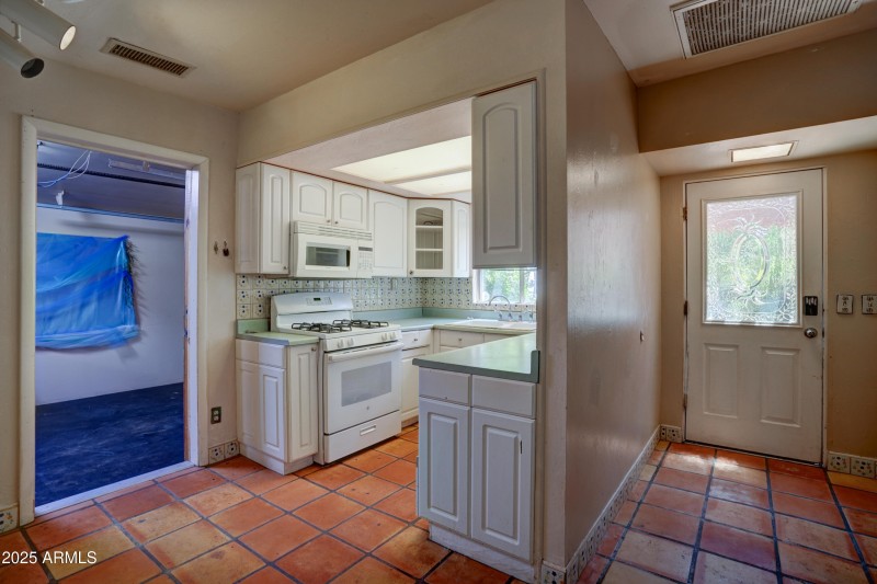 Kitchen 1