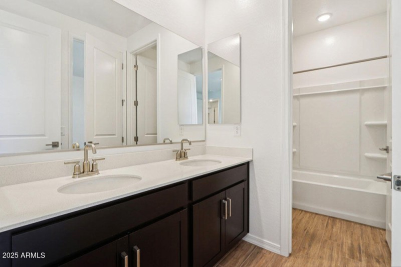 21-web-or-mls-W Paseo Way-S3007-021