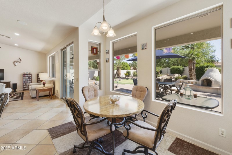 Kitchen eating area