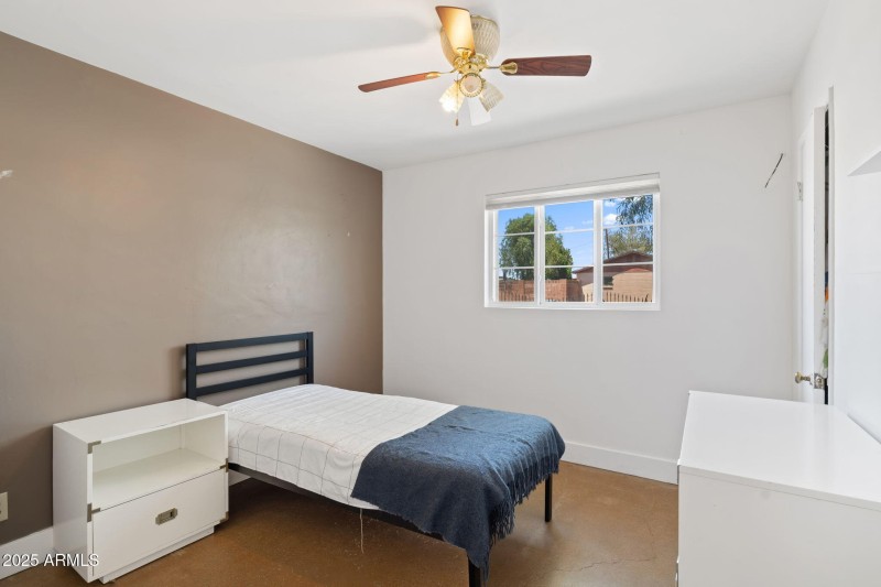 2335 W Campus Drive, Phoenix 85015