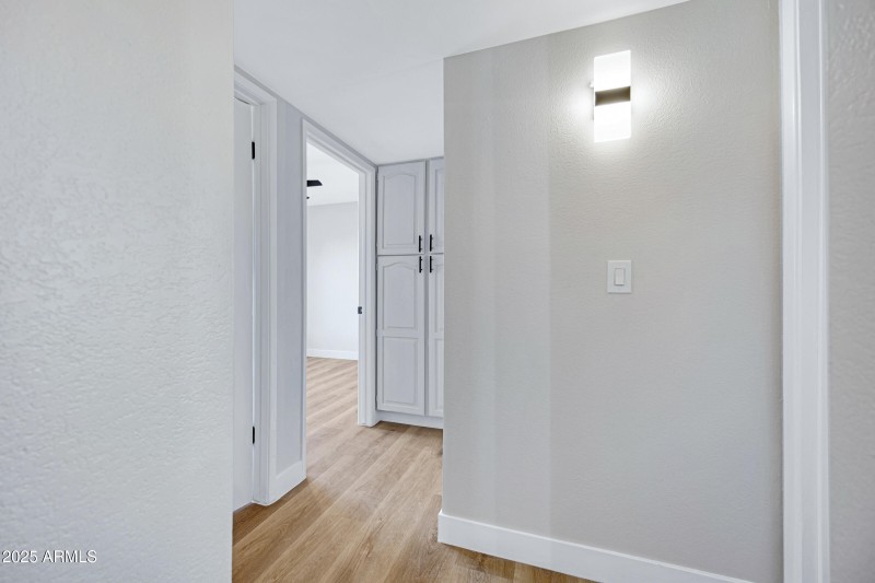 815 E Paradise Ln-17