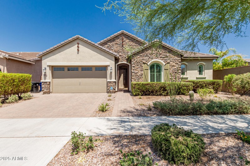10742 E SIMONE AVE - Simone 10742