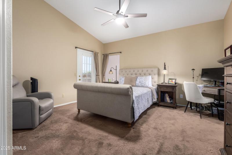 6884b5_18 - Raftriver