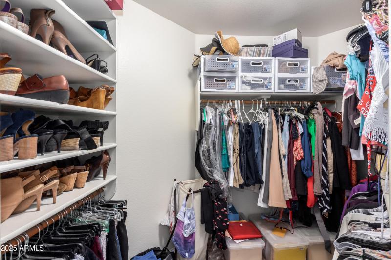 6884b5_23 - Raftriver