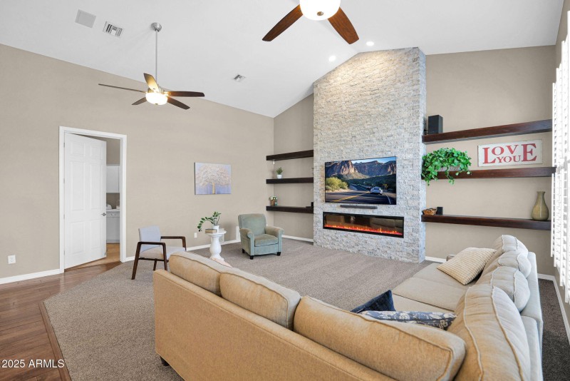 13-web-or-mls-P1279252