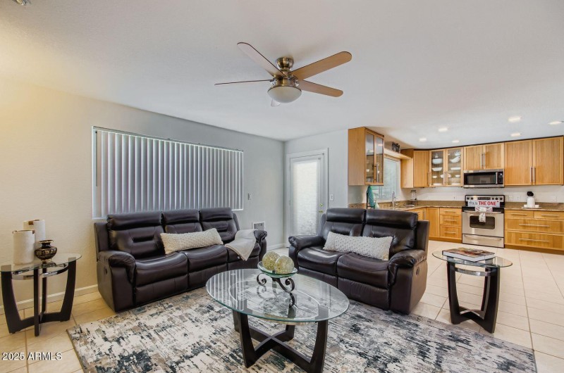 5902 E Sharon Dr
