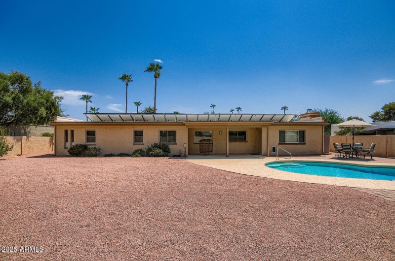 5902 E Sharon Dr