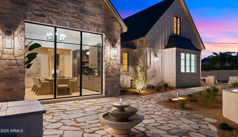 Water Fountain Feature