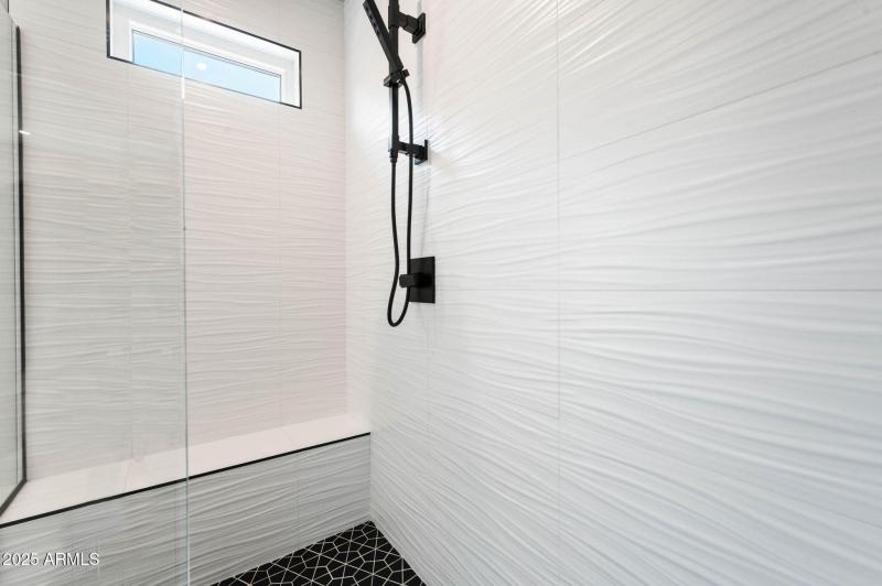 25-Primary Bathroom (5)