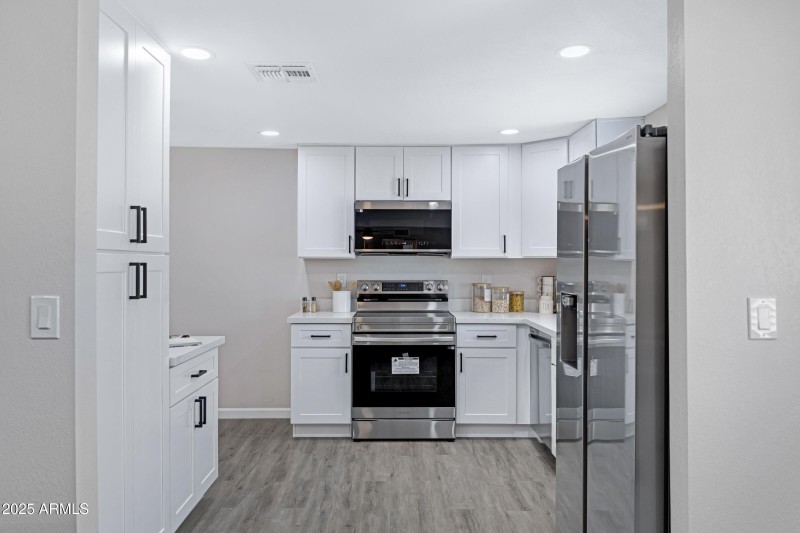 8006 E 4th Ave-11