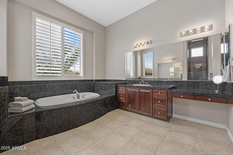 41714 N SIGNAL HILL CT