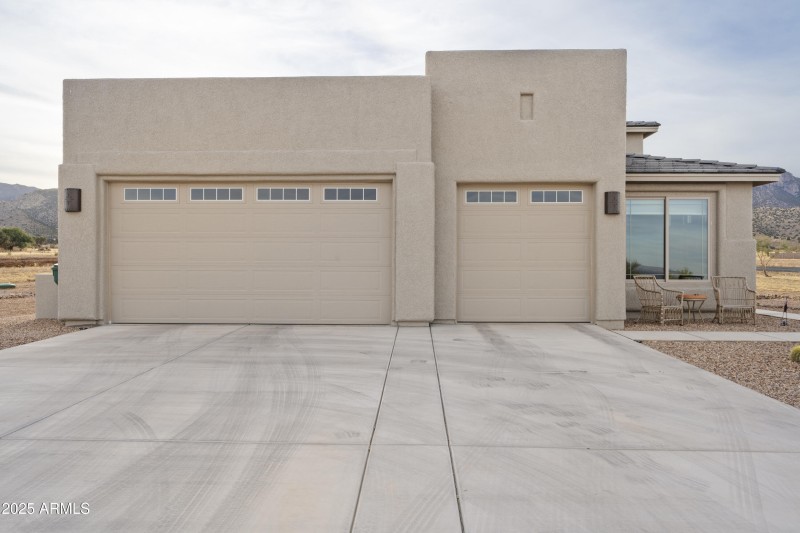 1 Exterior 5
