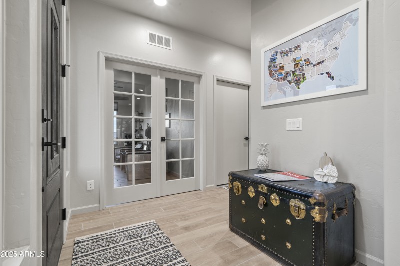 2 Interior 36