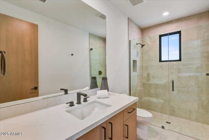 09-Bathroom