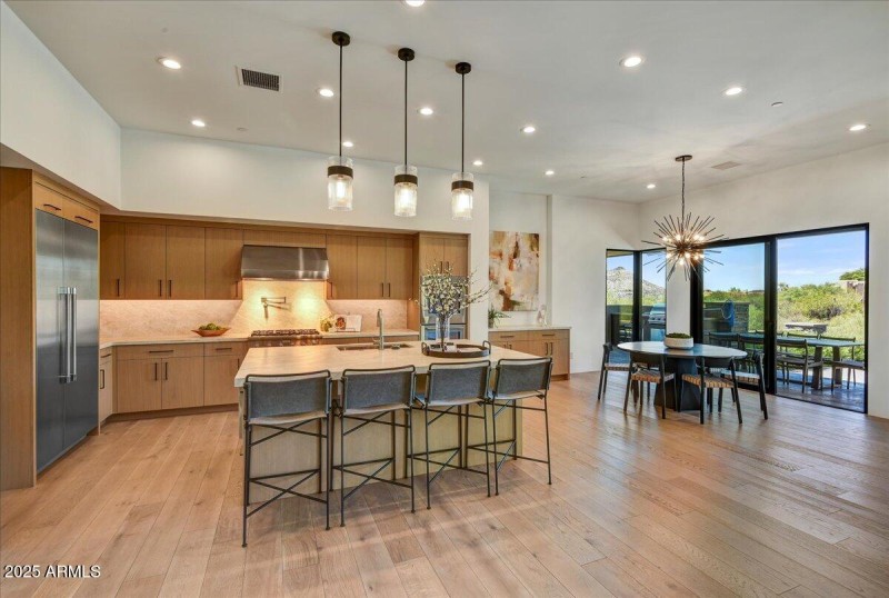 15-Kitchen & Dining