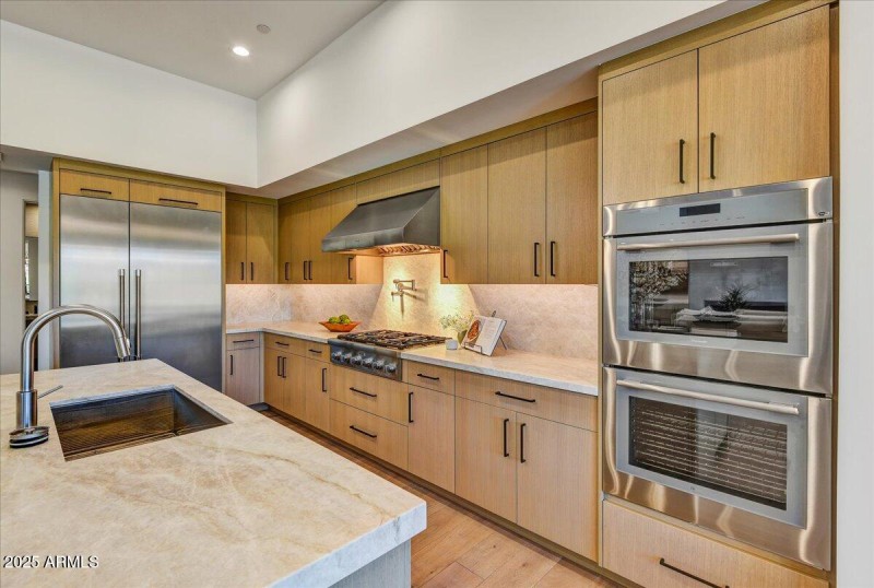 17-Kitchen
