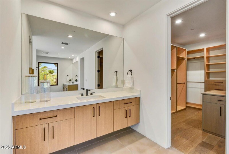 25-Primary Bathroom
