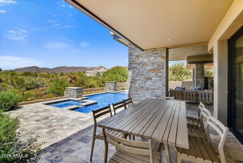 30-Outdoor Living