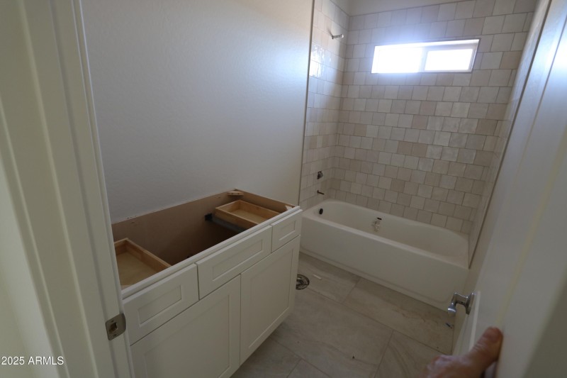 2nd bath room