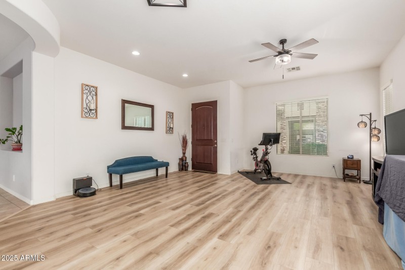 Entry/Living Room