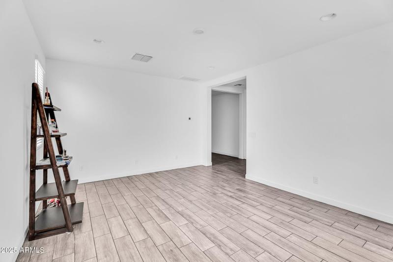 6-web-or-mls-Wiley Way-6