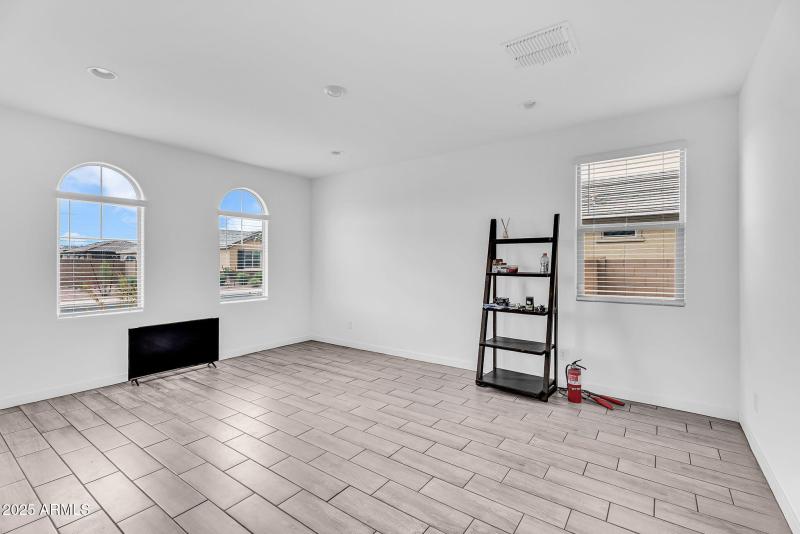 5-web-or-mls-Wiley Way-5