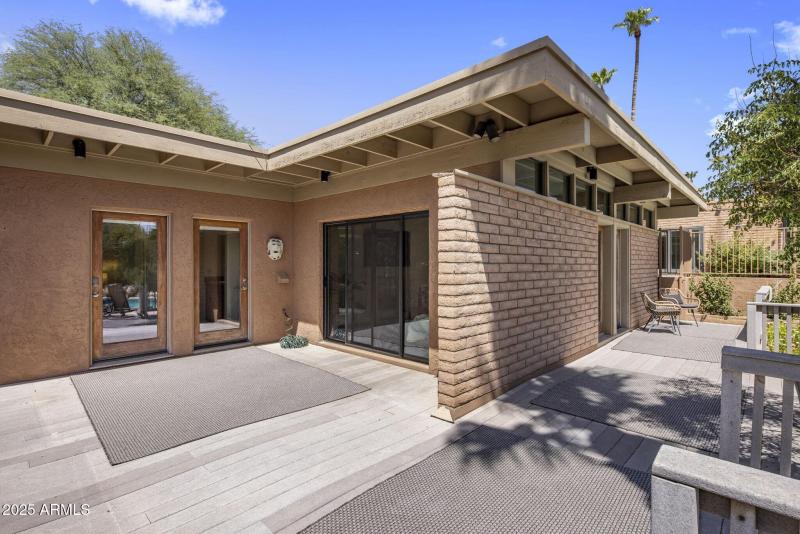 037_Guest House Patio