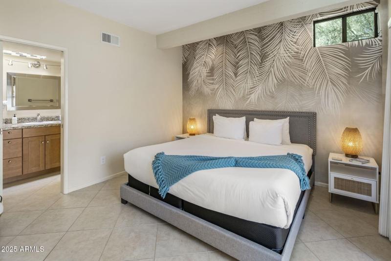 042_Guest House Bedroom