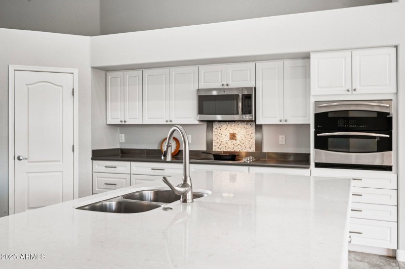 20-web-or-mls-W Weatherby Dr-S2908-020