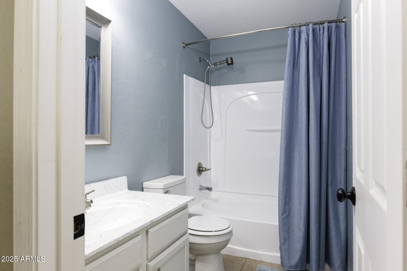 Upstairs Bath (1)