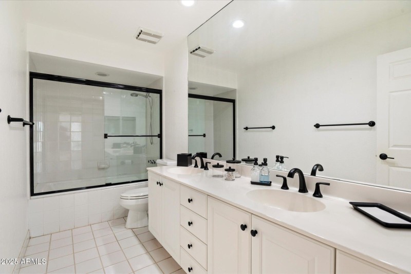 Guest Bathroom 2