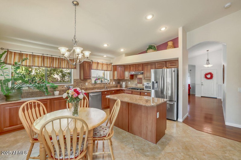 07) KITCHEN