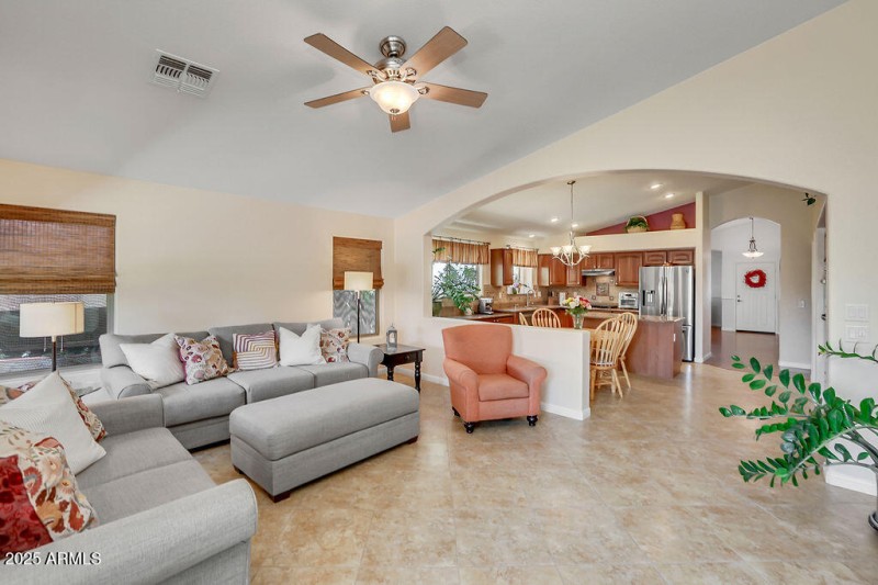 12) FAMILY ROOM