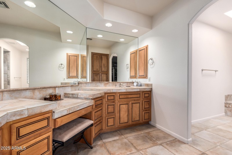 DOUBLE SINKS