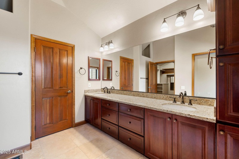 Primary Suite Bathroom