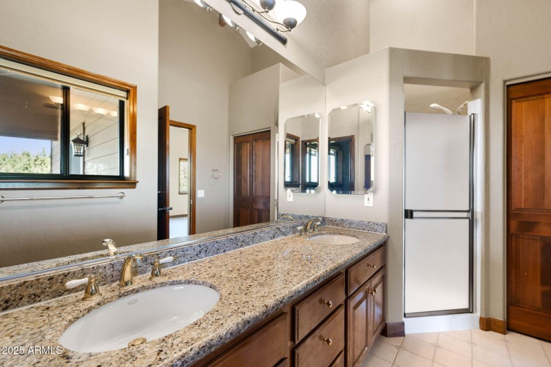 En Suite Bathroom