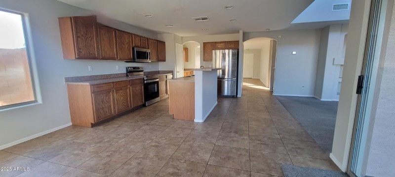 11. Brkfst to Kitchen