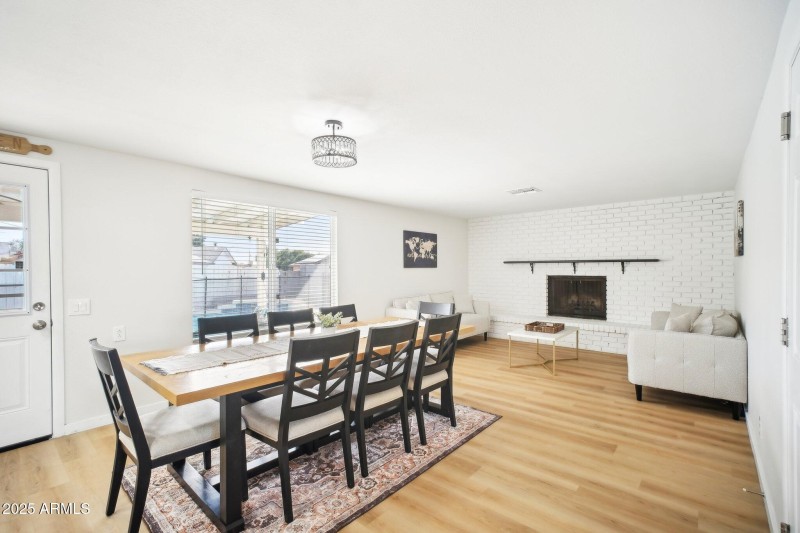 8-web-or-mls-W Karen Lee Ln-008