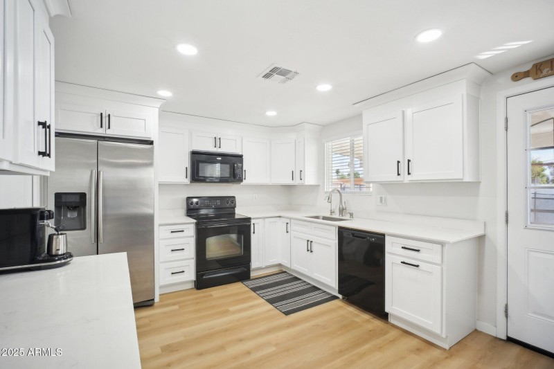 12-web-or-mls-W Karen Lee Ln-012