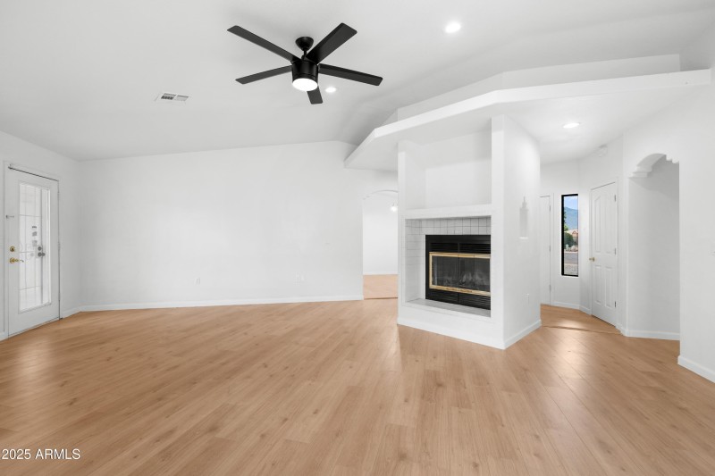 Interior - 2331 Cristina Ave-18