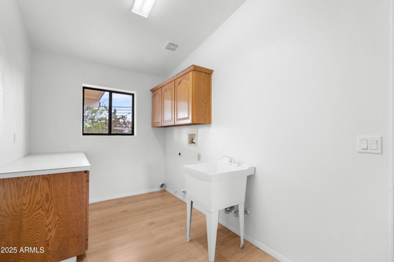 Interior - 2331 Cristina Ave-24