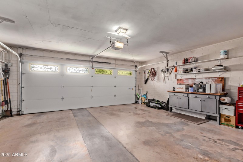 33 Garage