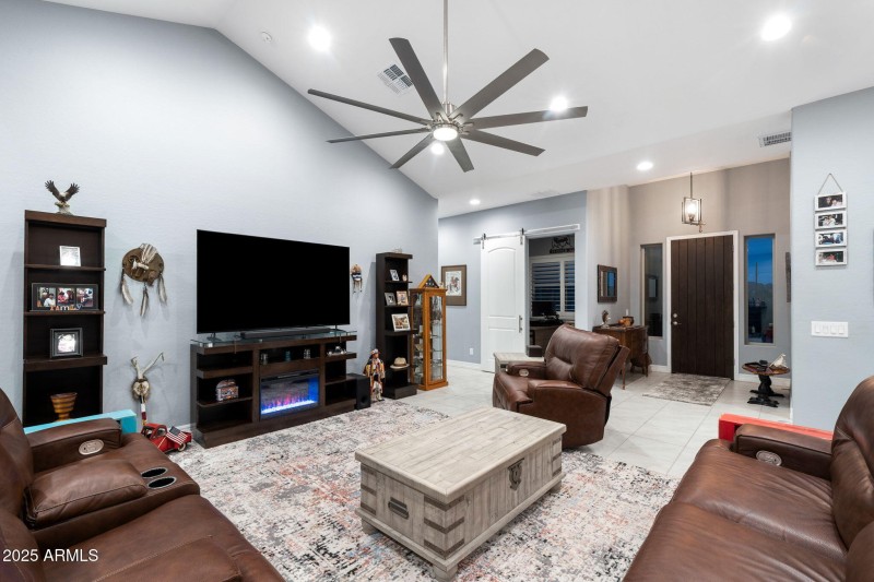 020__3350 N Val Vista Rd