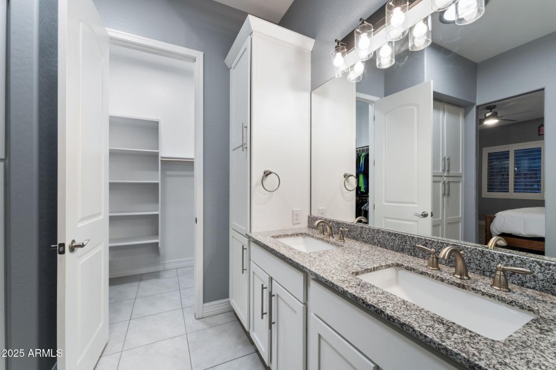 033__3350 N Val Vista Rd