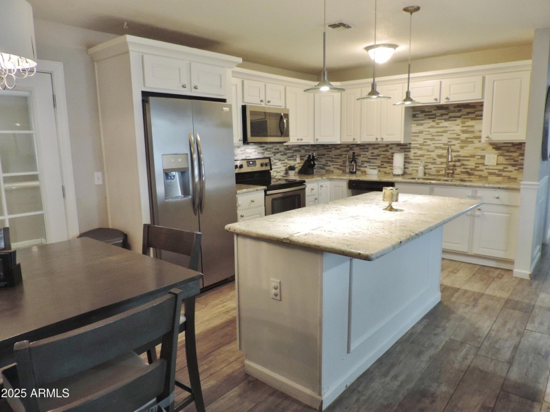 764 N Thunderbird DR 014